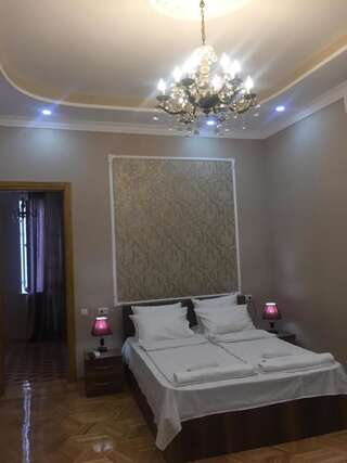 Гостевой дом HOTEL COMFORT Кутаиси Двухместный номер с 1 кроватью или 2 отдельными кроватями-8